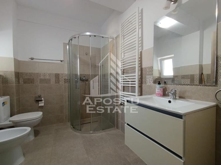 Apartament cu 3 camere semidecomandat, mobilat în Bucovina