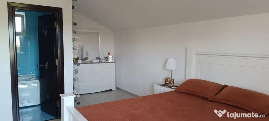 Casă cu 4 camere cu Teren 471 Mp în Agigea