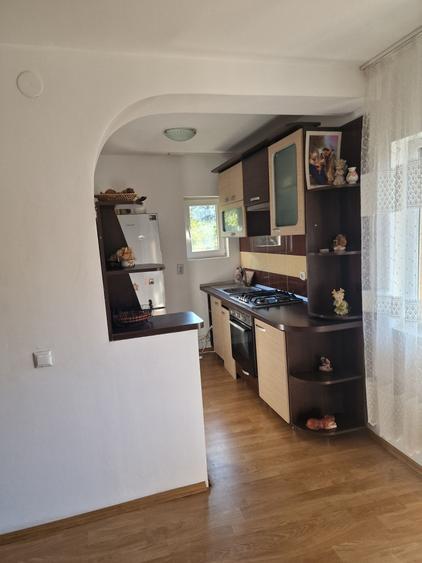 Casă cu 4 camere în Rucăr