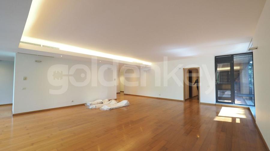 Apartament cu 3 camere semidecomandat, mobilat în Primăverii