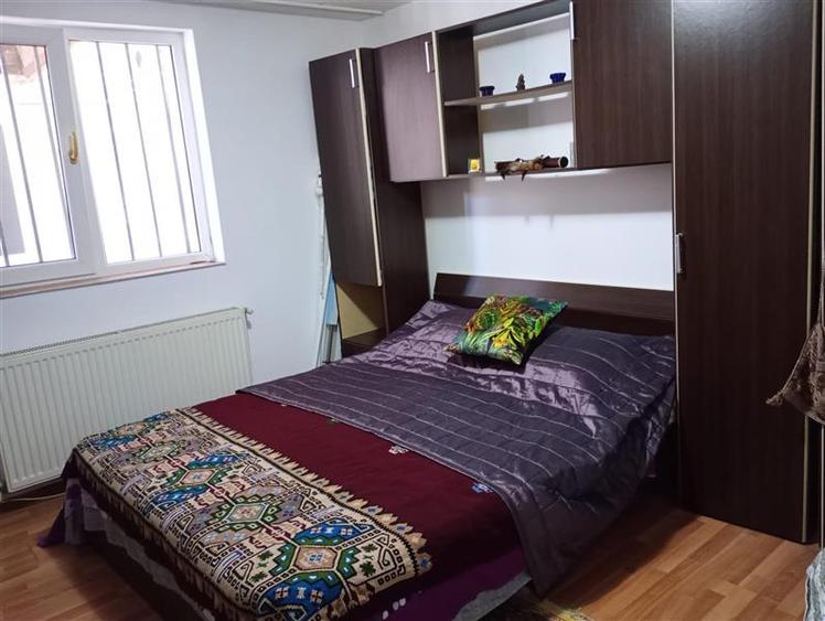 Casă individuală cu 5 camere cu Teren 314 Mp în Vest