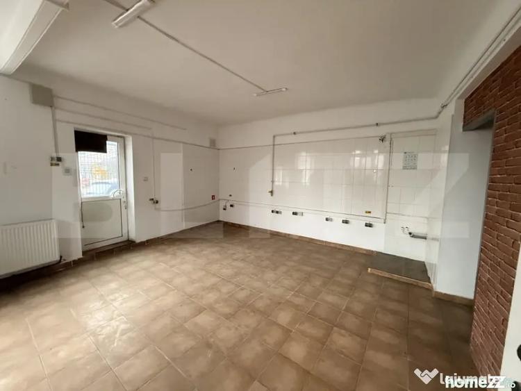 Casă cu 11 camere cu Teren 720 Mp în Ultracentral