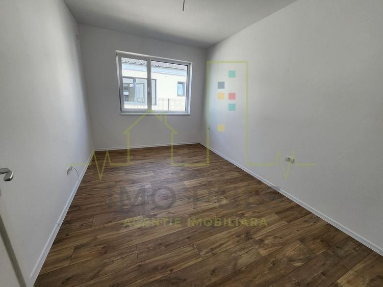 Duplex cu 5 camere cu Canalizare în Moșnița Veche