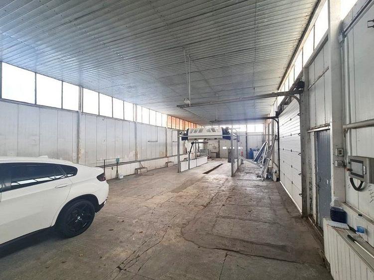 Teren construcție, în Vest