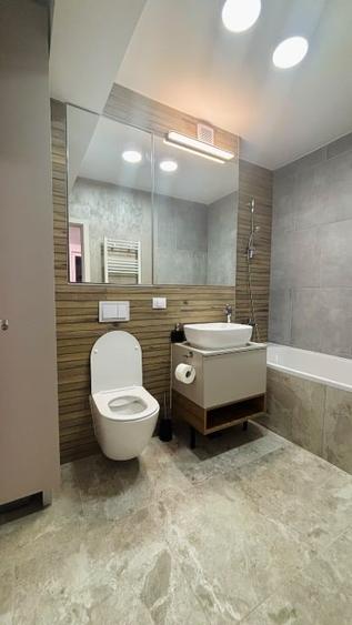 Apartament cu 3 camere decomandat, mobilat în Tractorul