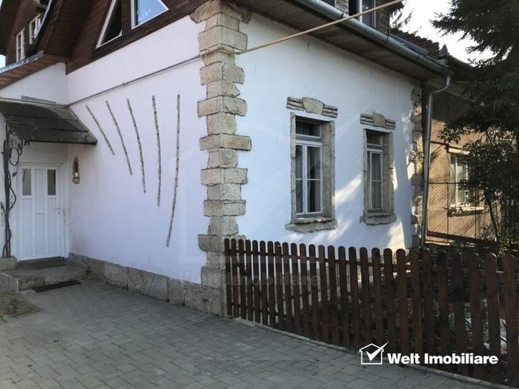 Casă individuală cu 6 camere cu Canalizare în Dâmbul Rotund