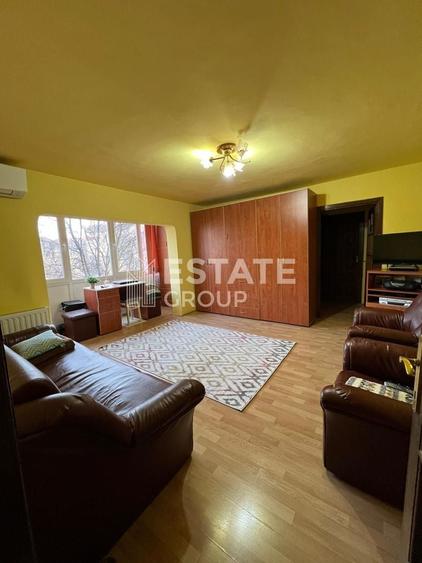 Apartament cu 3 camere semidecomandat, mobilat în Aradului