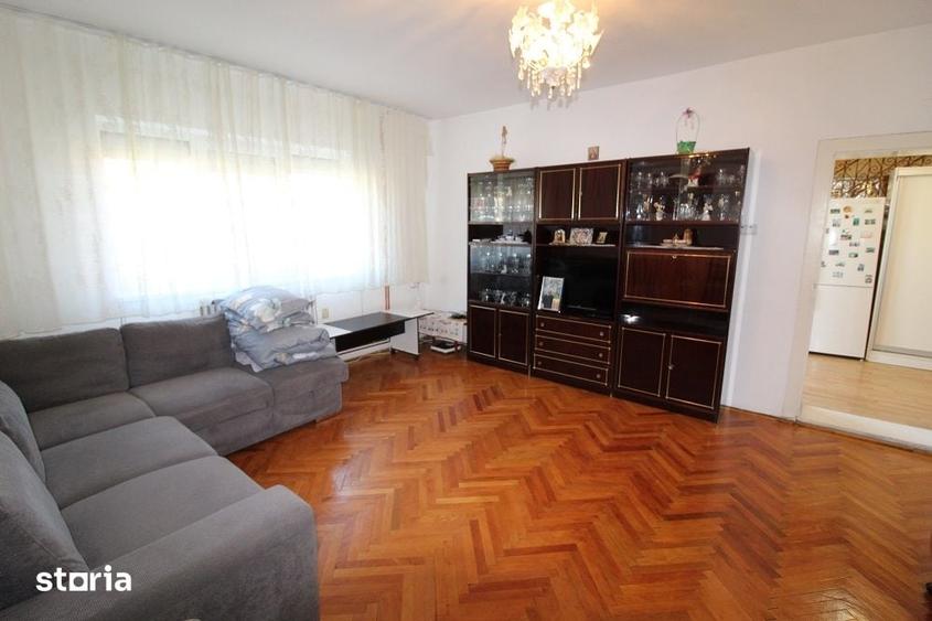 Casă cu 4 camere cu Teren 700 Mp în Central