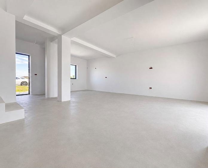 Duplex cu 3 camere cu Canalizare în Moșnița Nouă