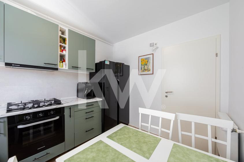 Apartament cu 3 camere decomandat, mobilat în Tractorul