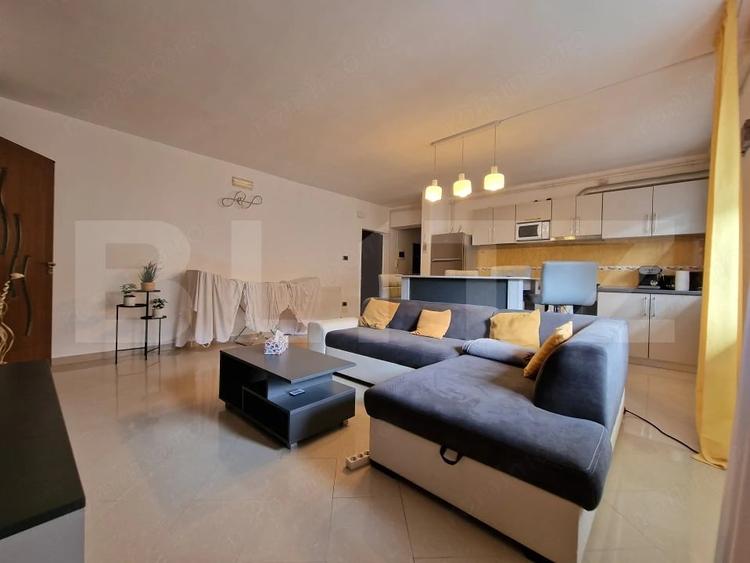 Apartament cu 3 camere semidecomandat în Central