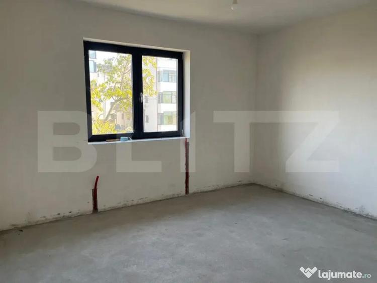 Casă cu 7 camere cu Teren 1200 Mp în Central