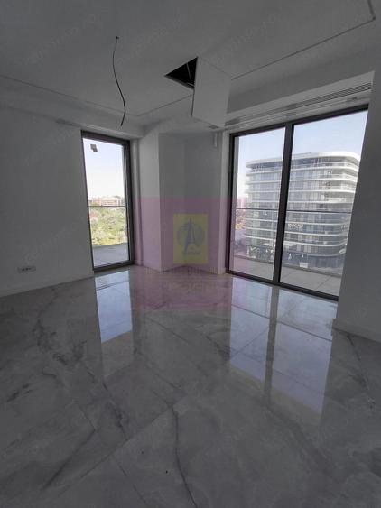 Apartament cu 3 camere nedecomandat în Nord