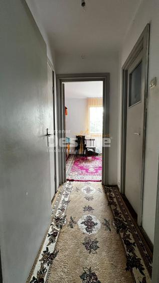Apartament cu 2 camere semidecomandat, mobilat în Tătărași