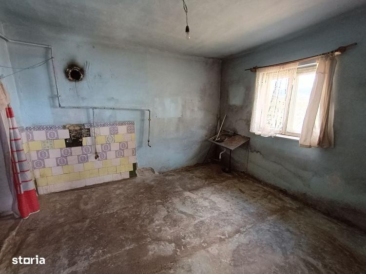 Casă cu 2 camere cu Teren 230 Mp în Central