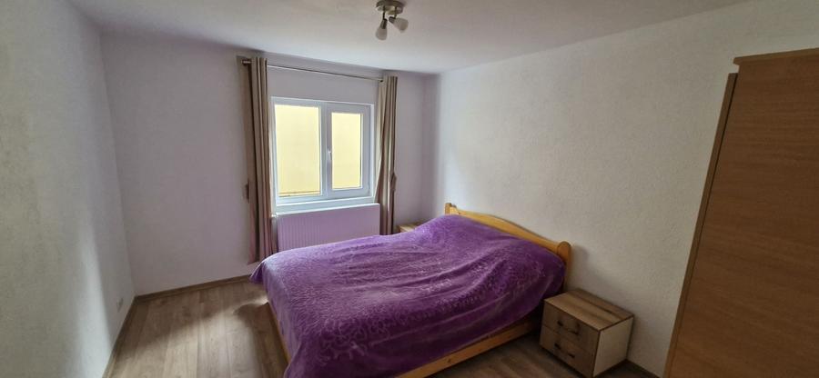 Casă cu 4 camere decomandat în Zamora