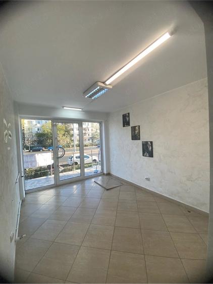 Spațiu comercial, de 48 mp, în Micro 39