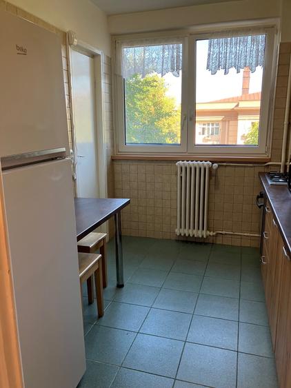 Apartament cu 3 camere semidecomandat în Ștefan cel Mare
