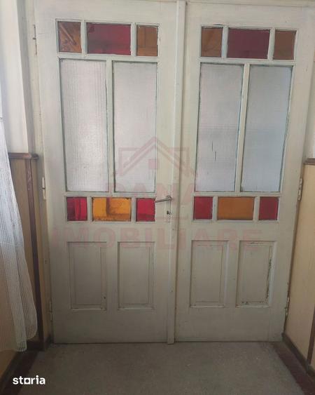 Casă cu 6 camere cu Teren 3340 Mp în Central