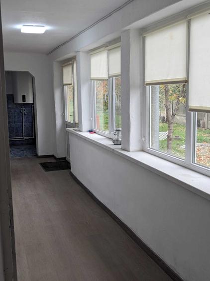 Casă cu 3 camere decomandat cu Canalizare în Fărcașele