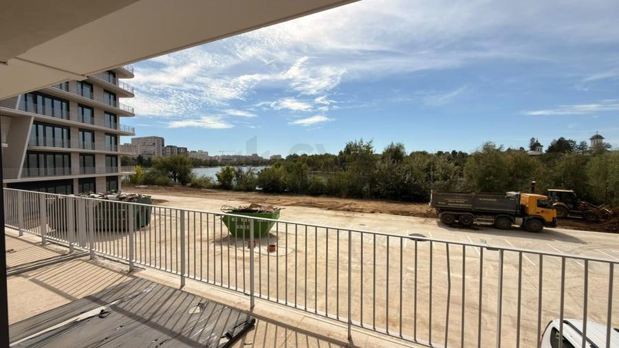 Apartament cu 4 camere decomandat în Colentina