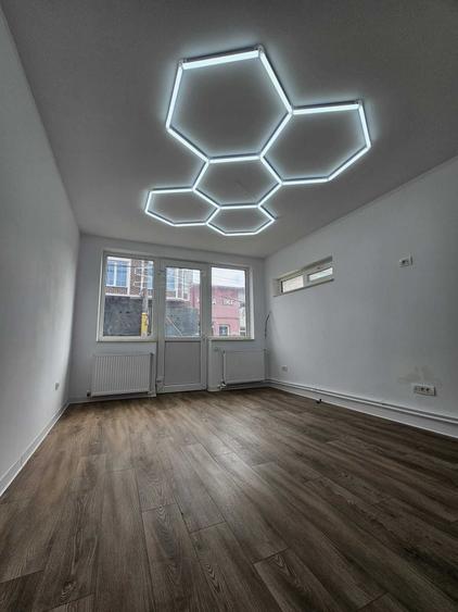 Casă cu 4 camere decomandat în Brătianu