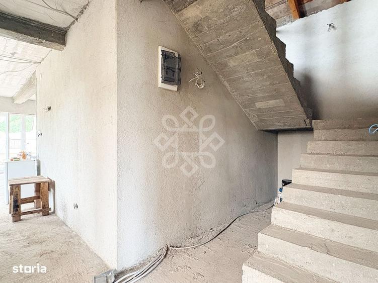 Casă cu 4 camere în Sântandrei