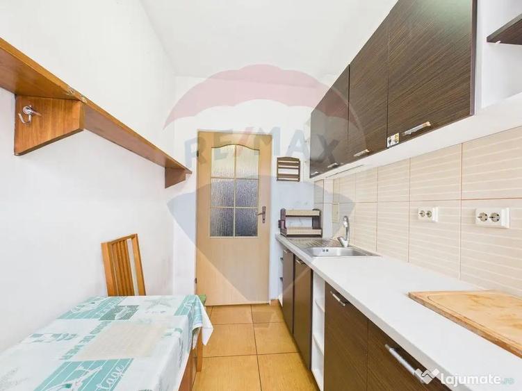 Apartament cu 2 camere semidecomandat, mobilat în P-ța Romană