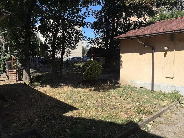 Casă cu 2 camere cu Teren 400 Mp în Central