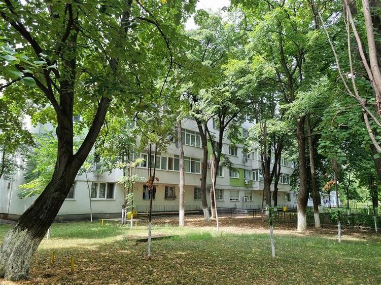Apartament cu 2 camere semidecomandat, mobilat în Bucureștii Noi