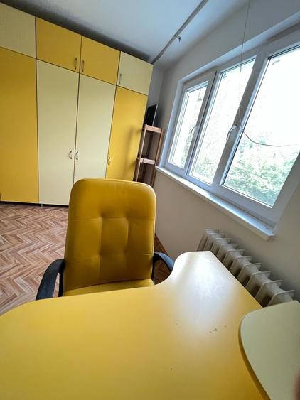 Apartament cu 3 camere semidecomandat în Drumul Taberei