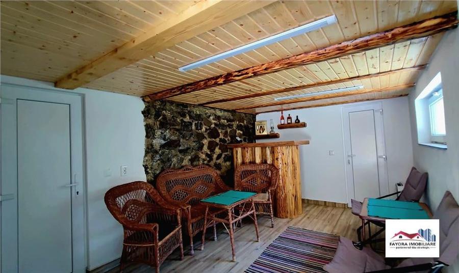 Casă cu 5 camere cu Teren 500 Mp în Lunca