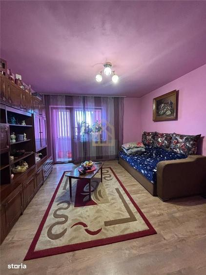 Apartament cu 3 camere decomandat în Decebal