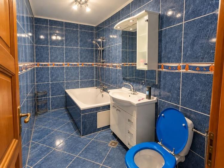 Apartament cu 2 camere semidecomandat, mobilat în Central