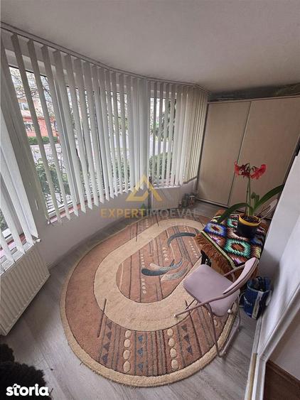 Apartament cu 4 camere în Vasile Alecsandri