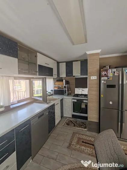 Casă cu 5 camere cu Teren 765 Mp în Valea Borcutului