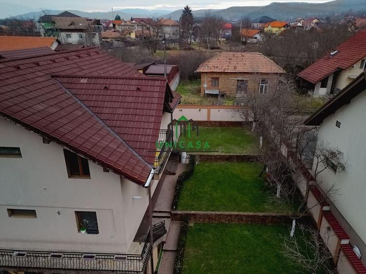 Casă individuală cu 5 camere cu Canalizare în Goranu