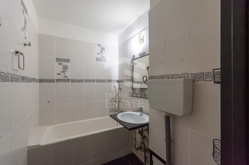 Apartament cu 3 camere semidecomandat în Mihai Bravu
