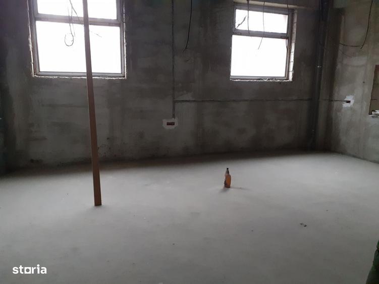 Casă cu 4 camere cu Teren 7650 Mp în Central