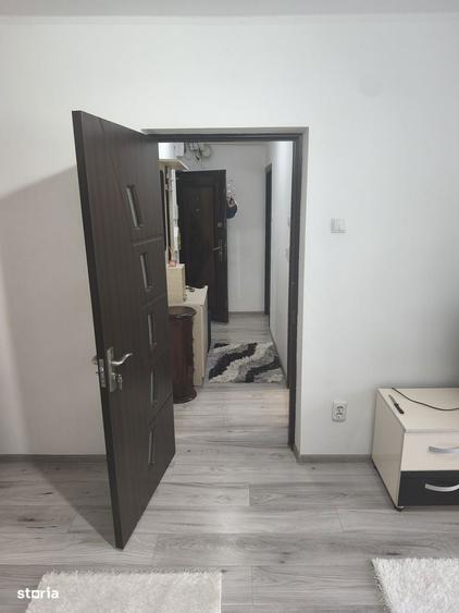 Garsonieră decomandată în Ostroveni