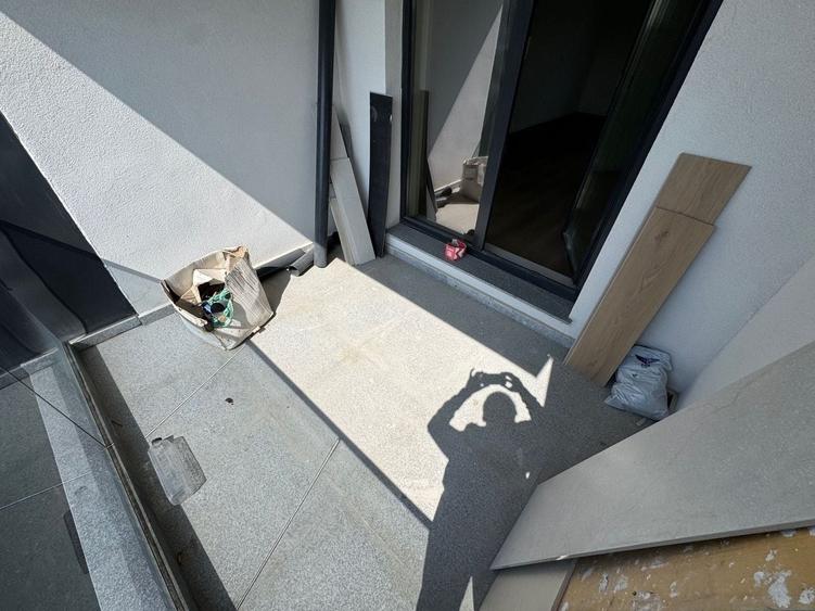 Apartament cu 2 camere decomandat în Est