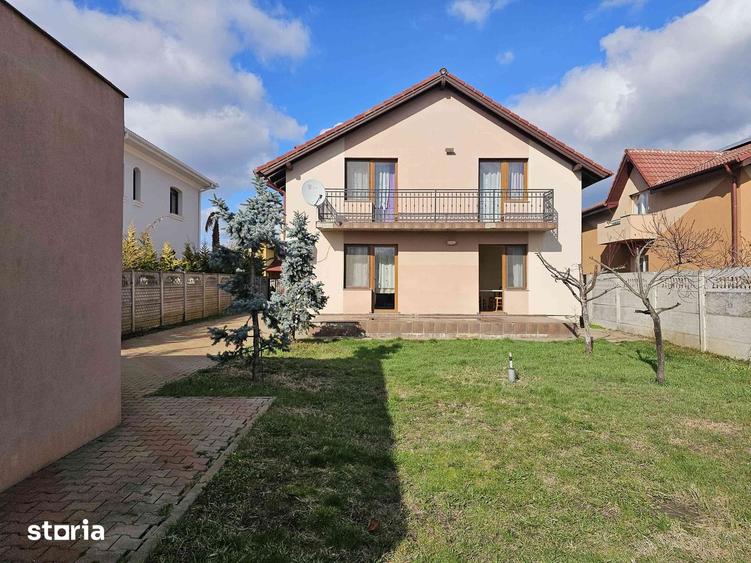 Casă cu 5 camere cu Teren 1000 Mp în Ghiroda