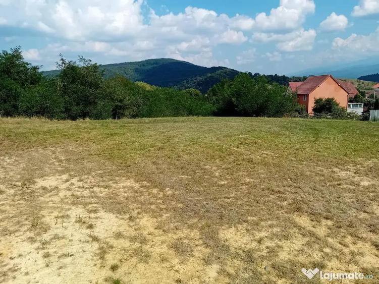 Teren de 500 mp, în Sud