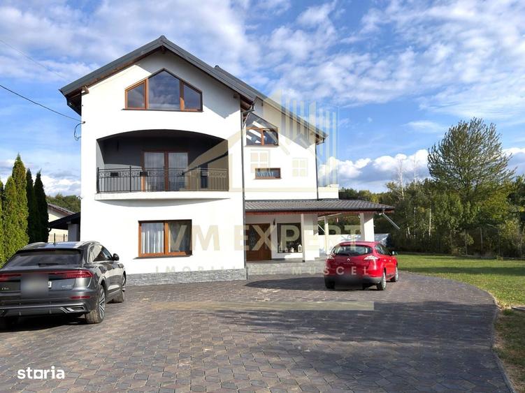 Casă cu 4 camere cu Teren 1600 Mp în Central