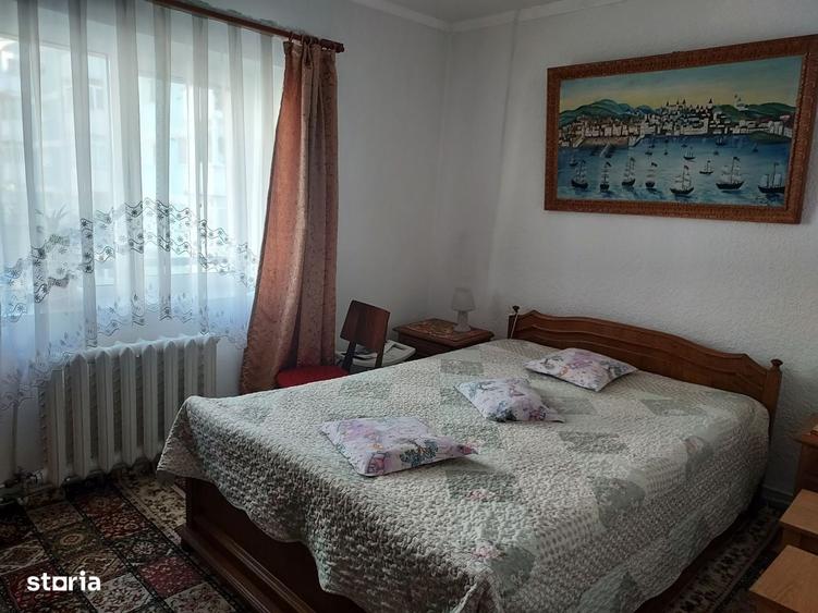 Apartament cu 3 camere decomandat în George Enescu