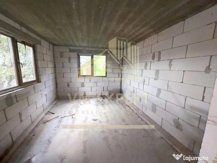 Casă cu 6 camere cu Teren 5736 Mp în Lerești