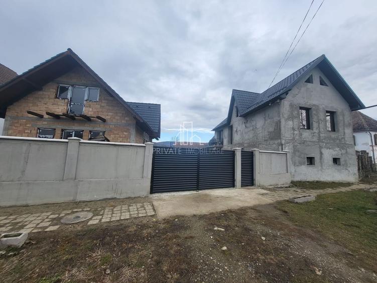 Casă individuală cu 3 camere cu Canalizare în Brădeni