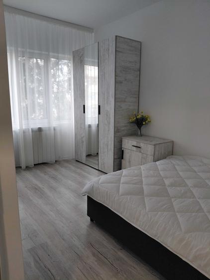 Apartament cu 3 camere semidecomandat în Micro 16
