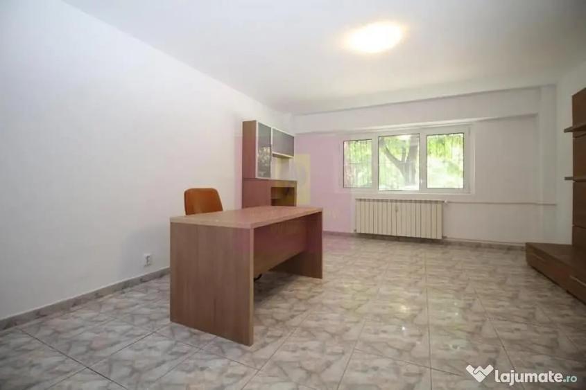Apartament cu 3 camere de vanzare Decebal adiacent - 1