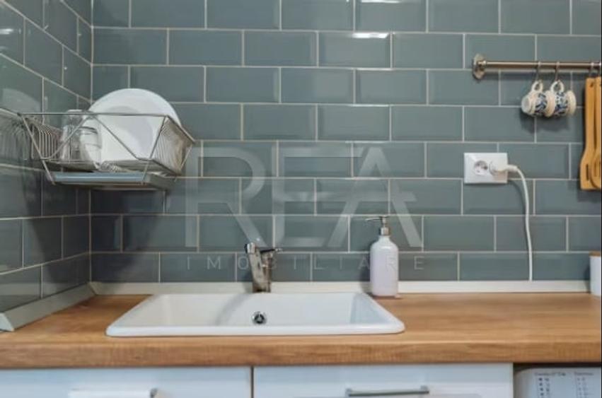 Apartament cu 4 camere decomandat, mobilat în Cantemir